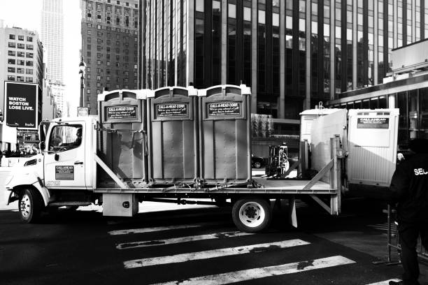 Porta potty delivery and setup in Orlando, FL
